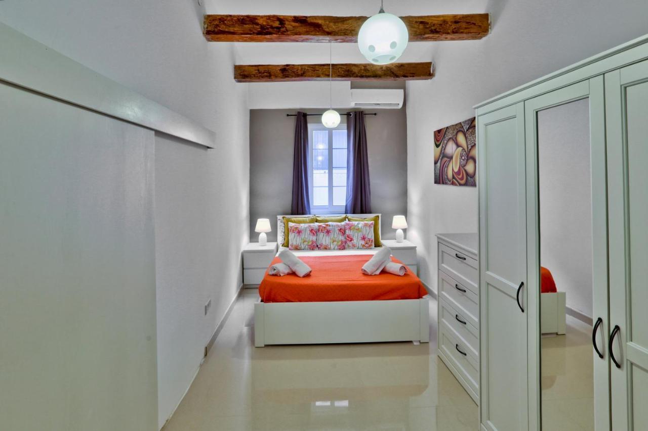 Charming Valletta 1 Bedroom Apartment Off Republic Street Sleeps 4 Екстер'єр фото