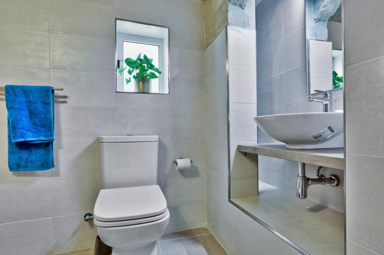 Charming Valletta 1 Bedroom Apartment Off Republic Street Sleeps 4 Екстер'єр фото